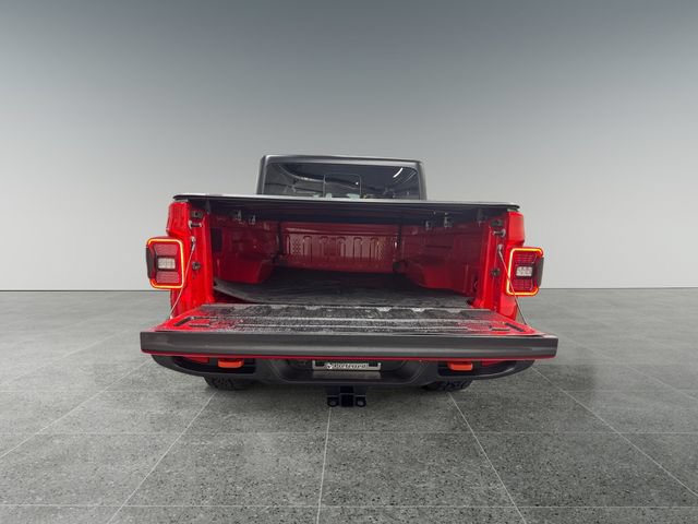 Used 2025 Jeep Gladiator Mojave w/ Safety Group AWD/4WD image 16