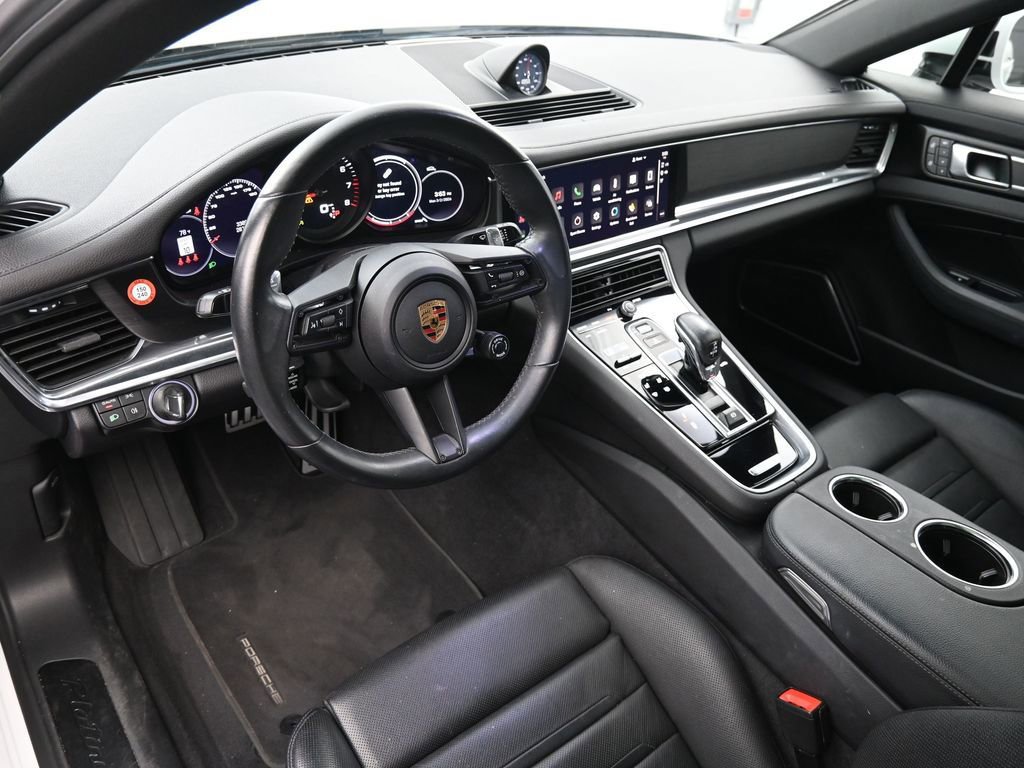 Certified 2023 Porsche Panamera Platinum Edition image 4
