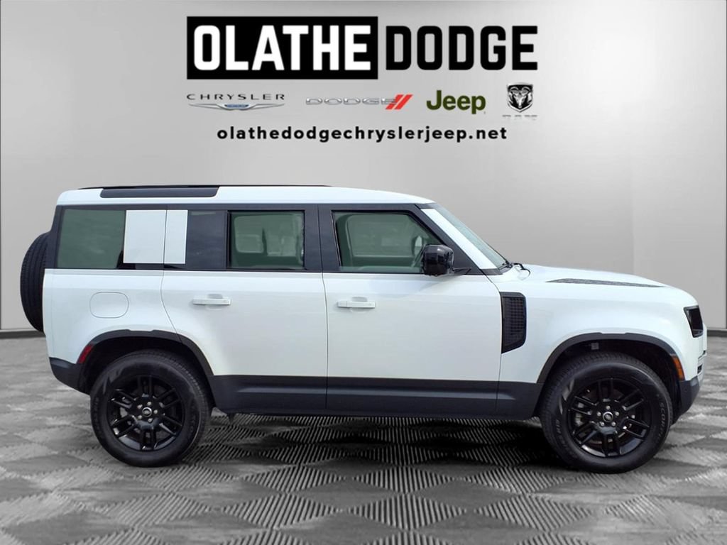 Used 2025 Land Rover Defender 110 S AWD/4WD image 27