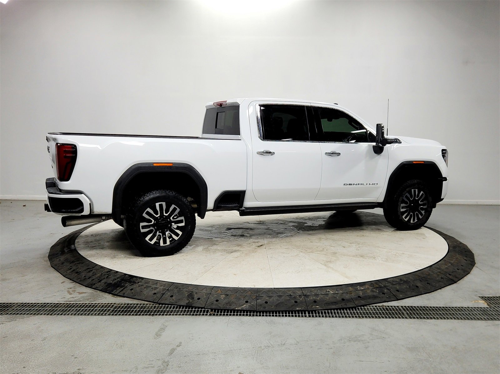 Used 2025 GMC Sierra 2500 Denali Ultimate w/ Max Trailering Package image 7