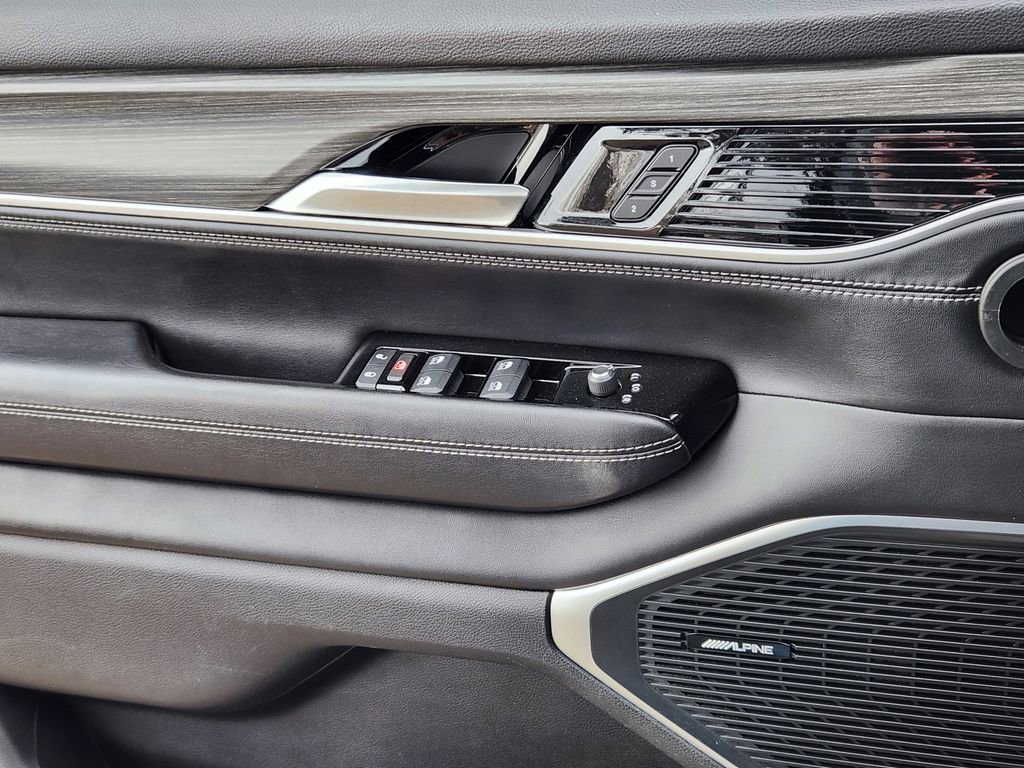 Used 2023 Jeep Wagoneer Series II image 6