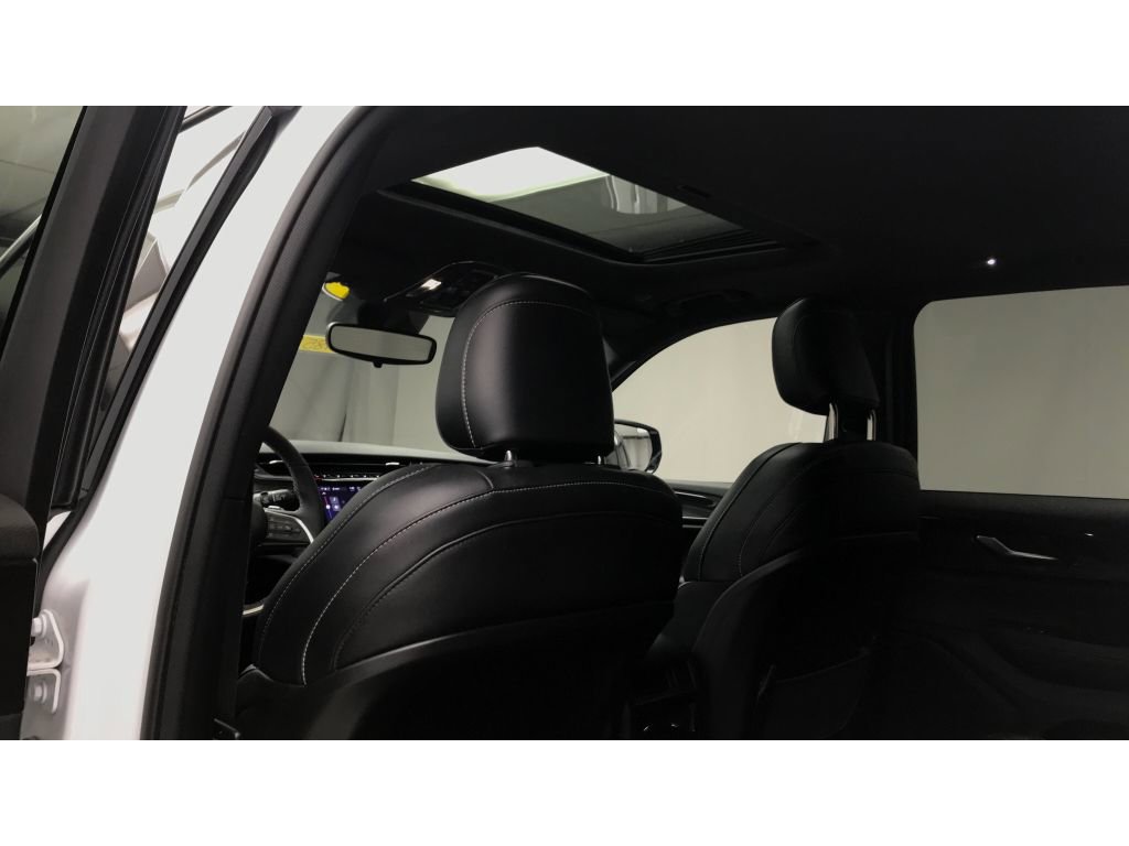 Used 2023 Jeep Grand Cherokee Altitude image 18