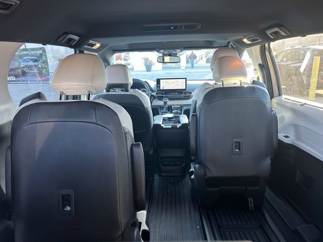 Used 2026 Toyota Sienna XSE AWD/4WD image 7