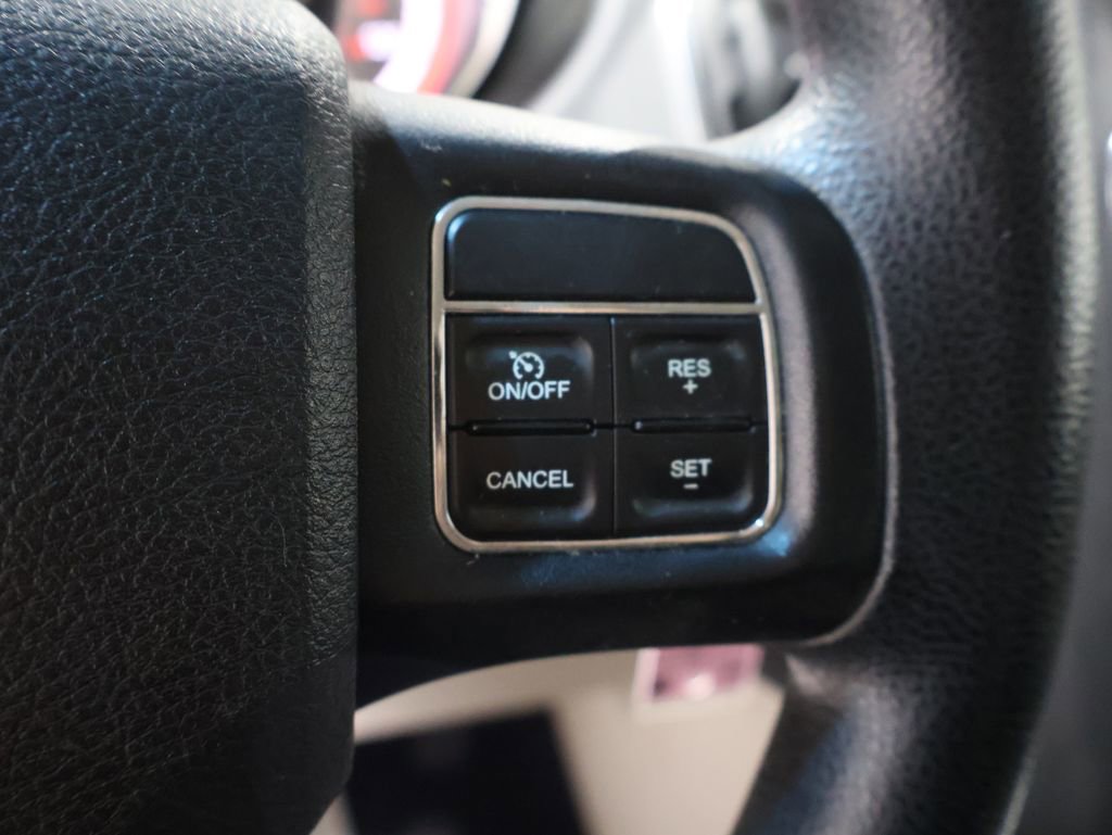 Used 2016 Dodge Grand Caravan SXT image 29