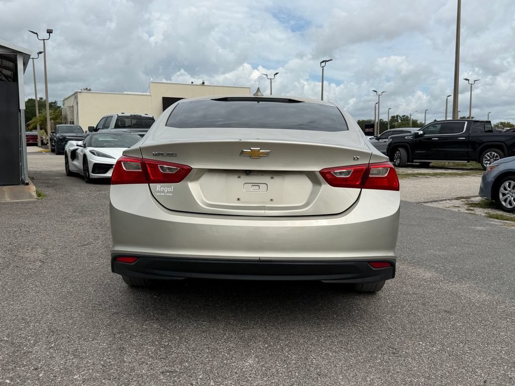 Used 2016 Chevrolet Malibu LT w/ Leather Package FWD image 5