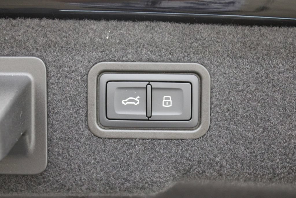 New 2026 Audi A8 L 3.0T AWD/4WD image 32