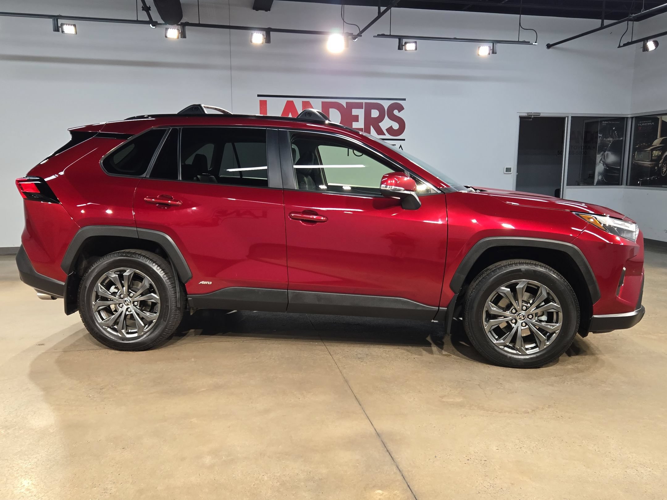 Used 2023 Toyota RAV4 XLE Premium AWD/4WD image 8