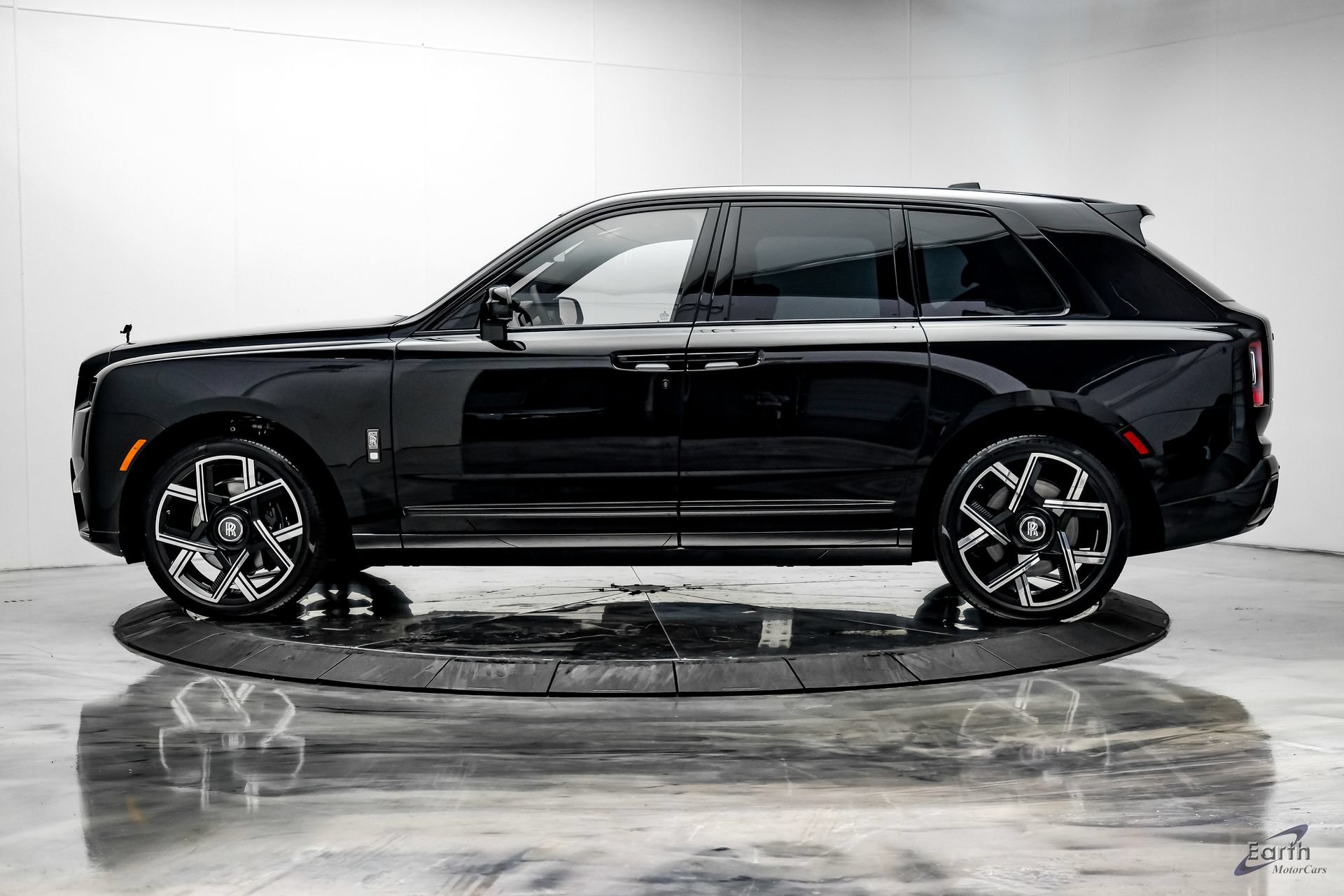 Used 2026 Rolls-Royce Cullinan Black Badge AWD/4WD image 8