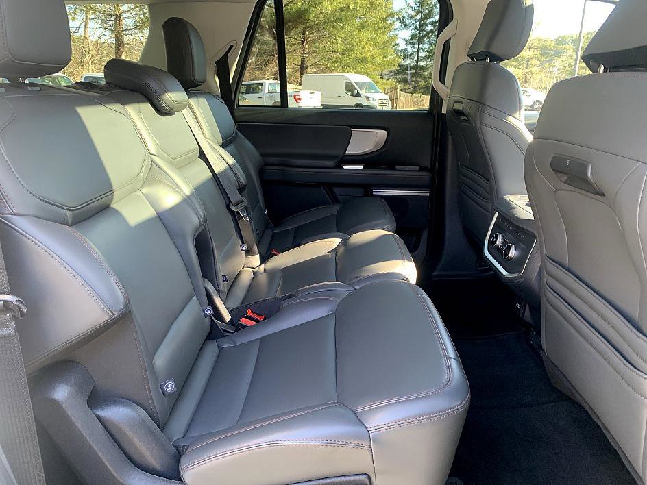 Used 2025 Ford Expedition Max Active image 23