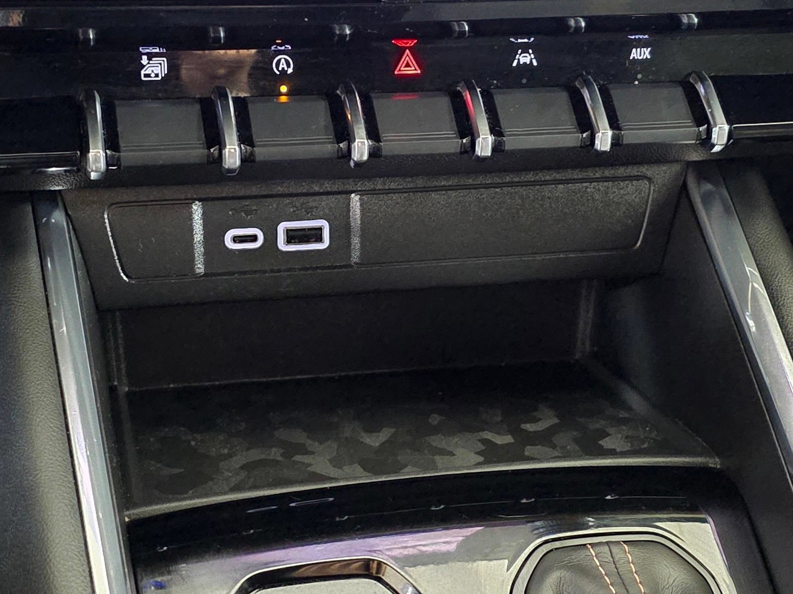 Used 2025 GMC Canyon AT4 AWD/4WD image 31