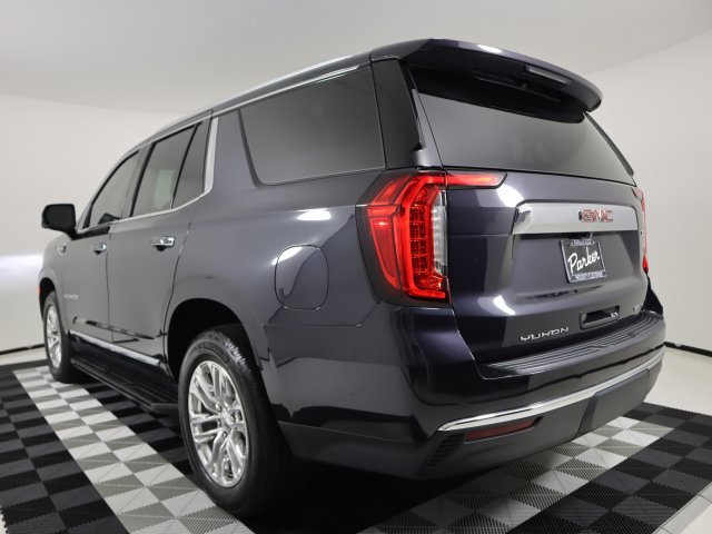 Used 2023 GMC Yukon SLT w/ SLT Luxury Package AWD/4WD image 3