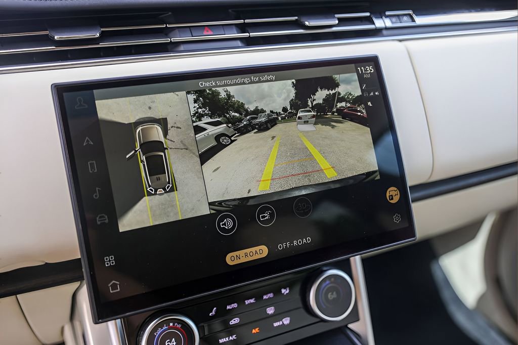 Used 2023 Land Rover Range Rover SE image 16