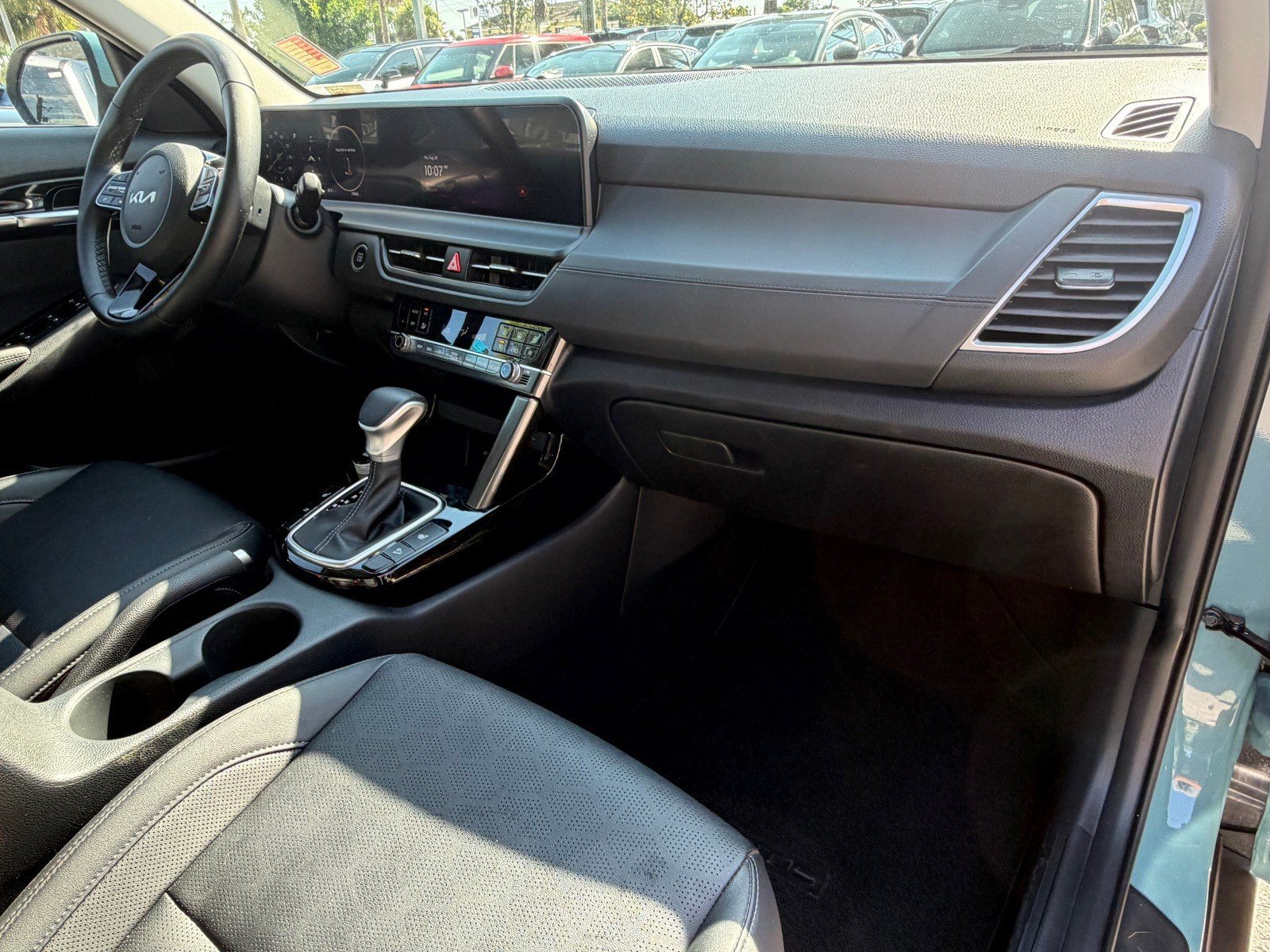 Certified 2024 Kia Seltos EX FWD image 28