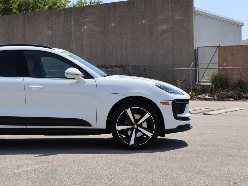Certified 2024 Porsche Macan w/ Premium Plus Package AWD/4WD image 10