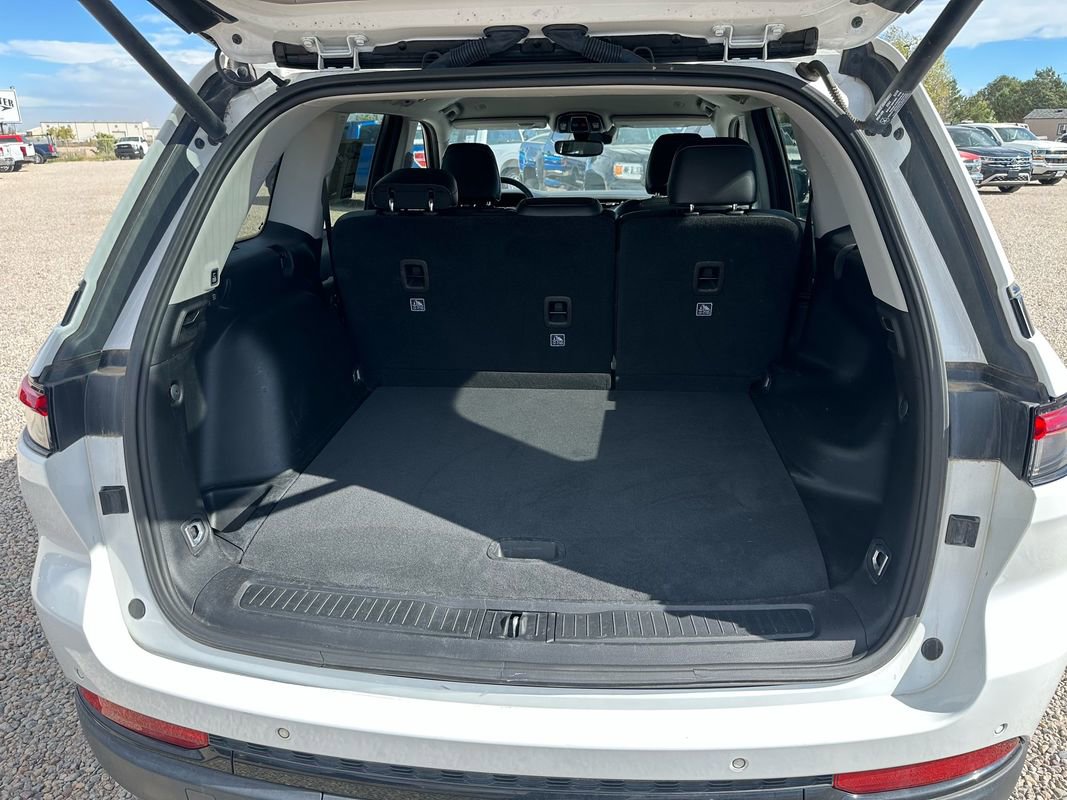 Used 2023 Jeep Grand Cherokee Limited w/ Black Appearance Package image 28