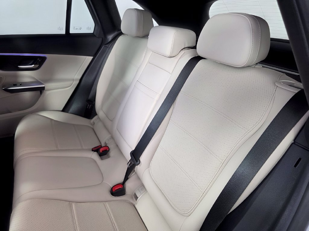Certified 2026 Mercedes-Benz GLC 300 image 23