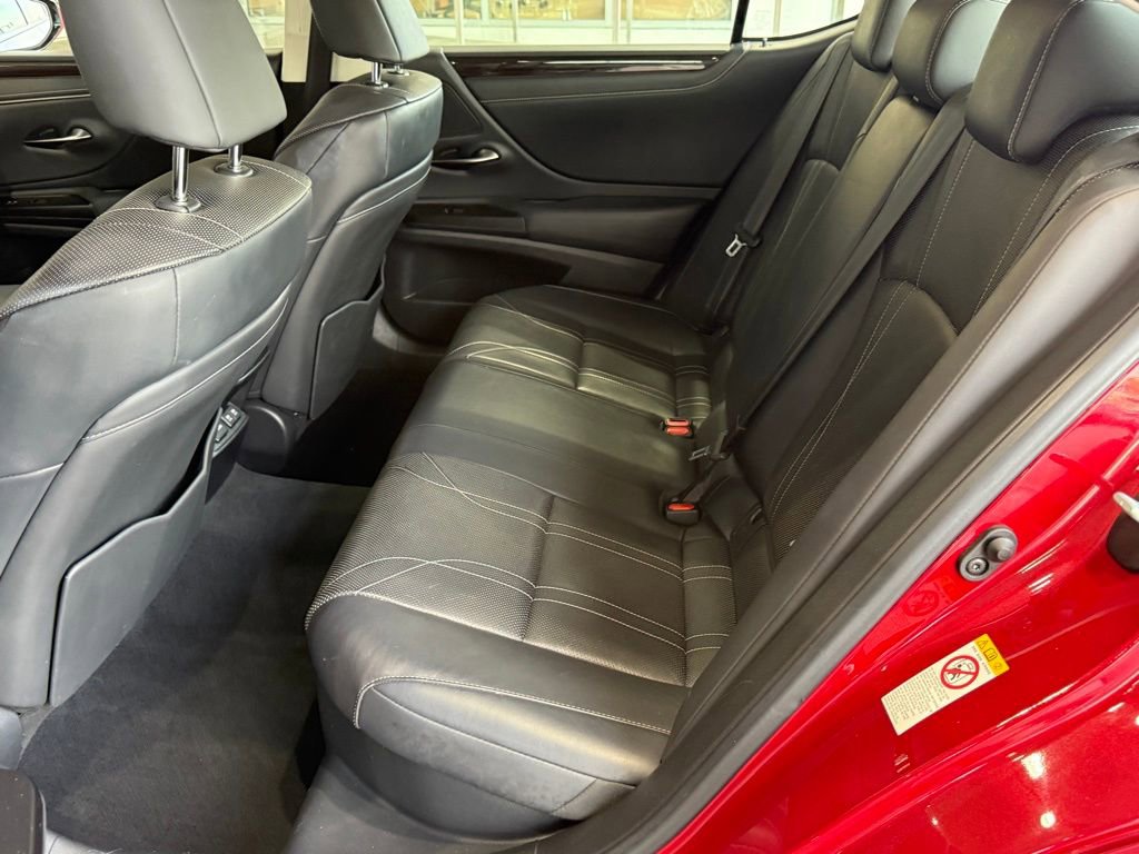 Used 2019 Lexus ES 300h 300h Luxury image 34