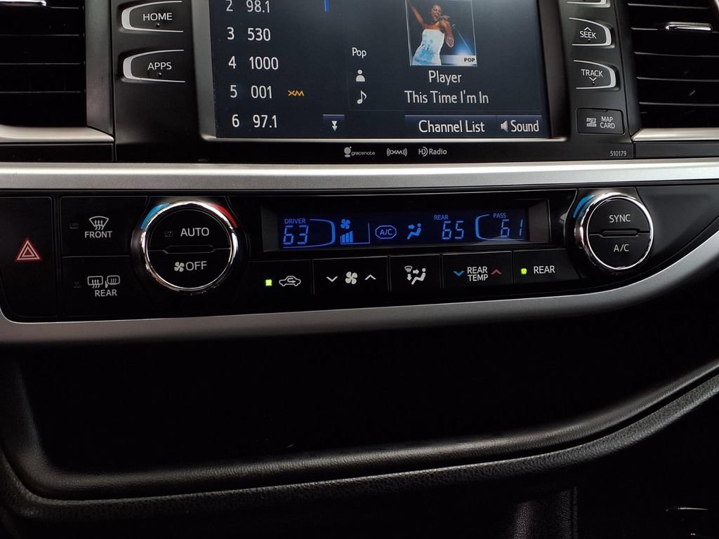Certified 2018 Toyota Highlander SE FWD image 12