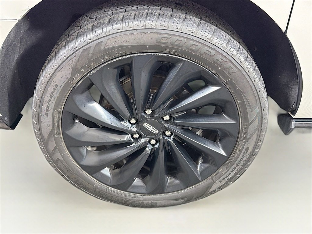 Used 2020 Lincoln Navigator L Reserve w/ Equipment Group 208A Reserve image 38