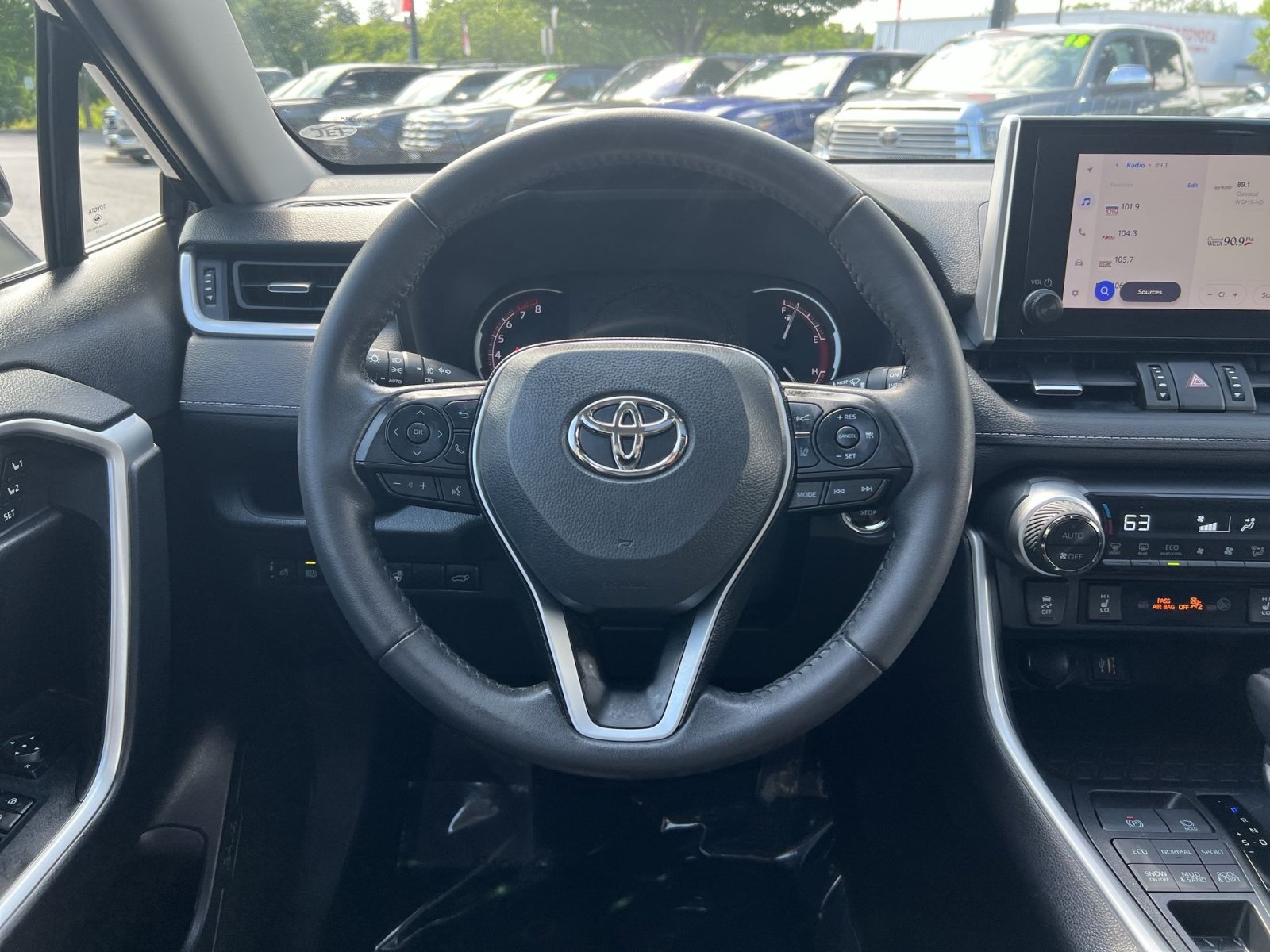 Used 2023 Toyota RAV4 XLE Premium AWD/4WD image 16