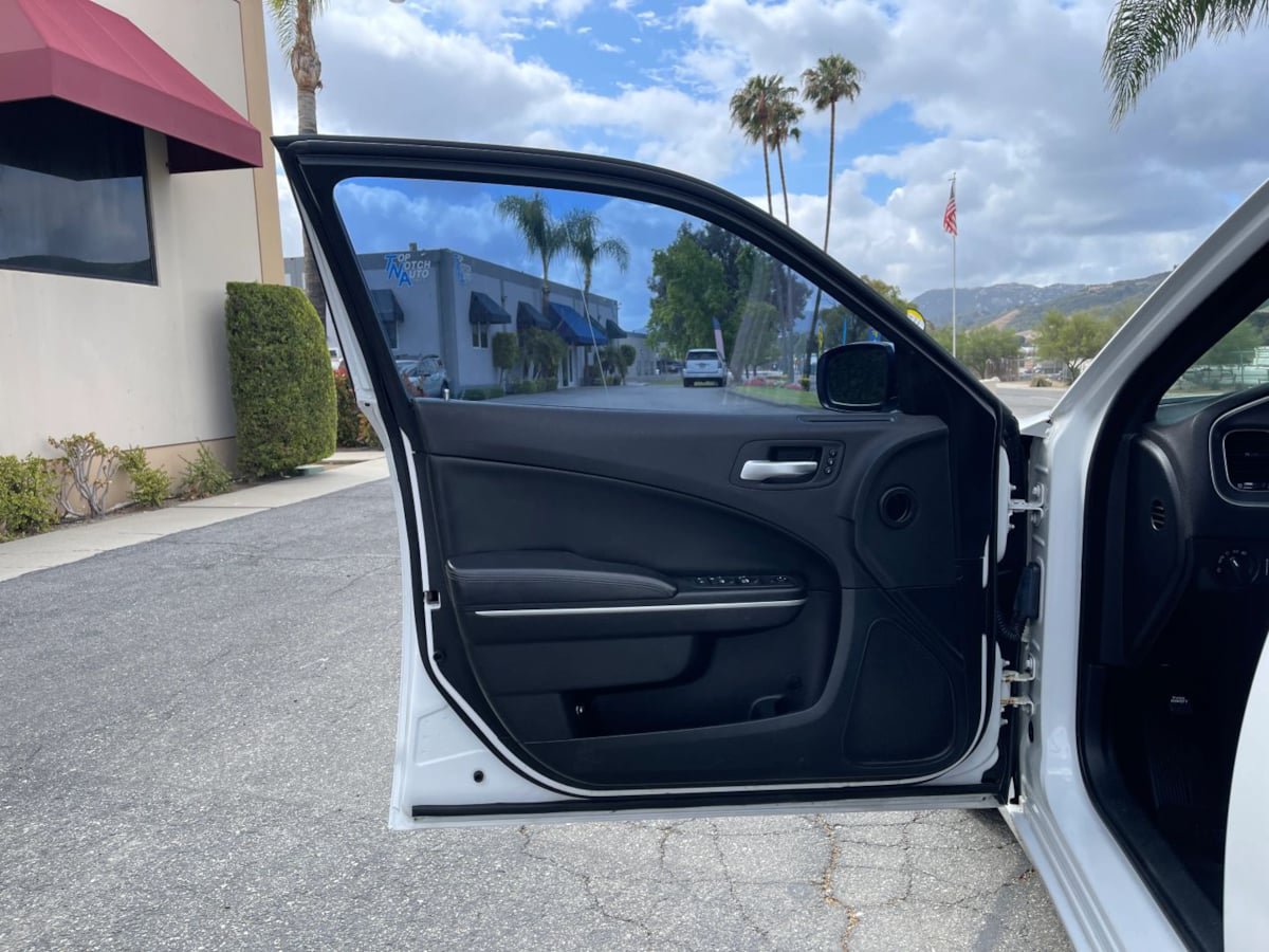 Used 2019 Dodge Charger SXT w/ Leather Interior Group RWD image 18