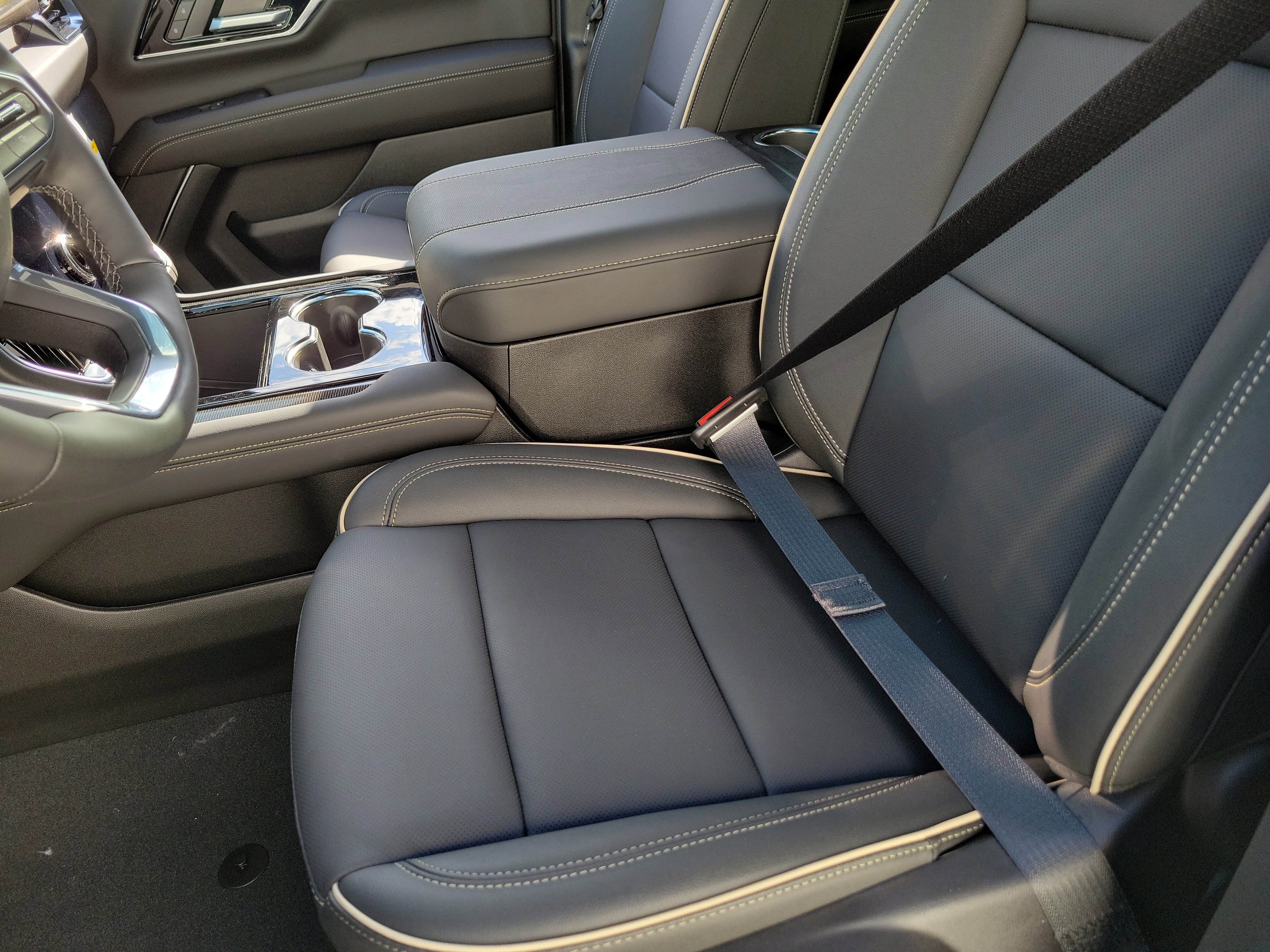 New 2026 GMC Yukon XL Elevation w/ Elevation Premium Package image 23