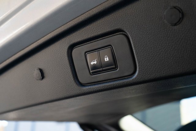 Used 2023 Nissan Pathfinder Platinum w/ Cargo Package image 15