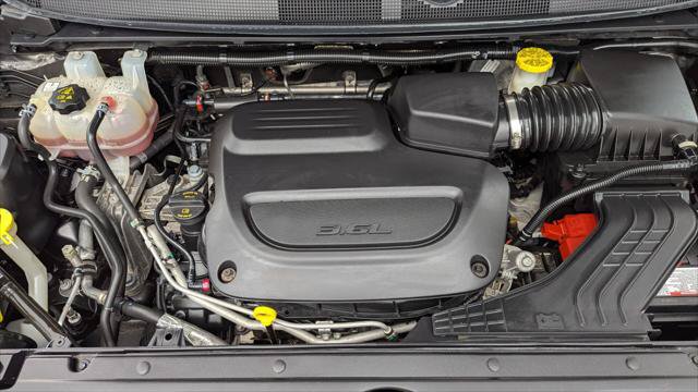 Used 2023 Chrysler Voyager LX FWD image 30