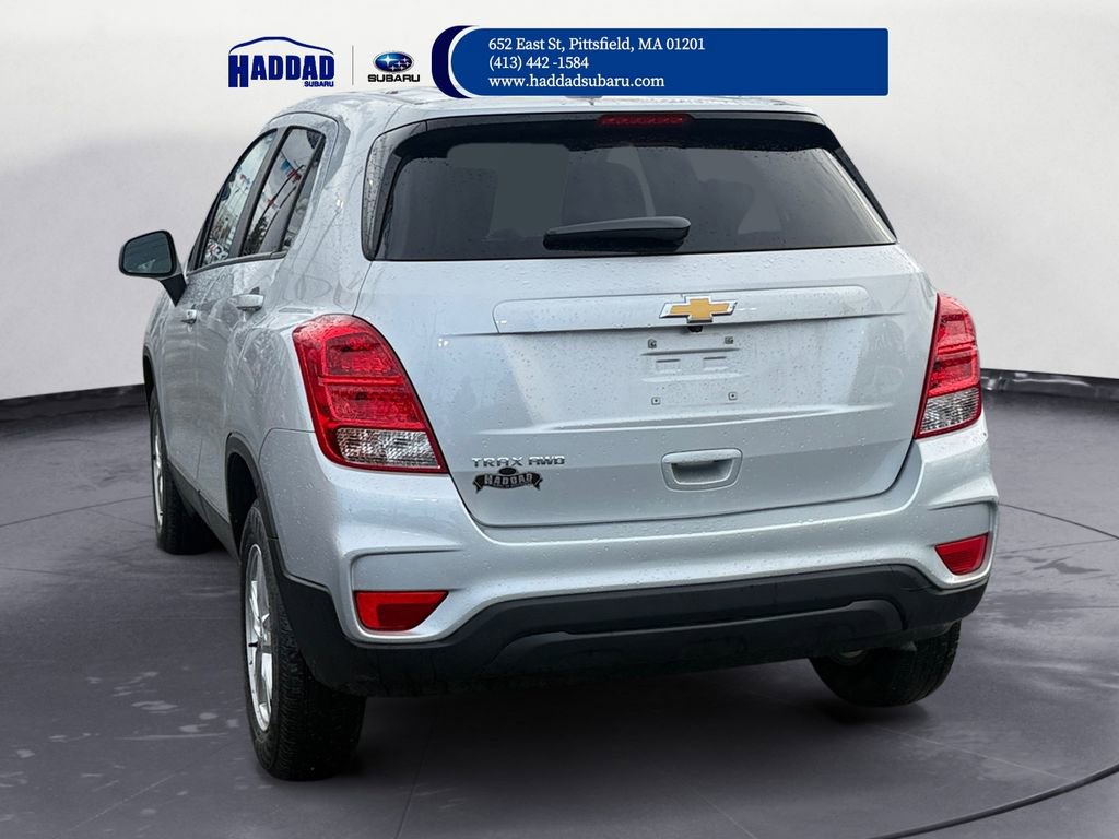Used 2022 Chevrolet Trax LS w/ Tint and Cruise Package image 4