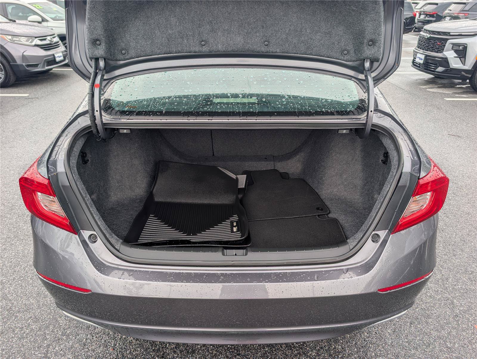 Used 2020 Honda Accord EX image 12