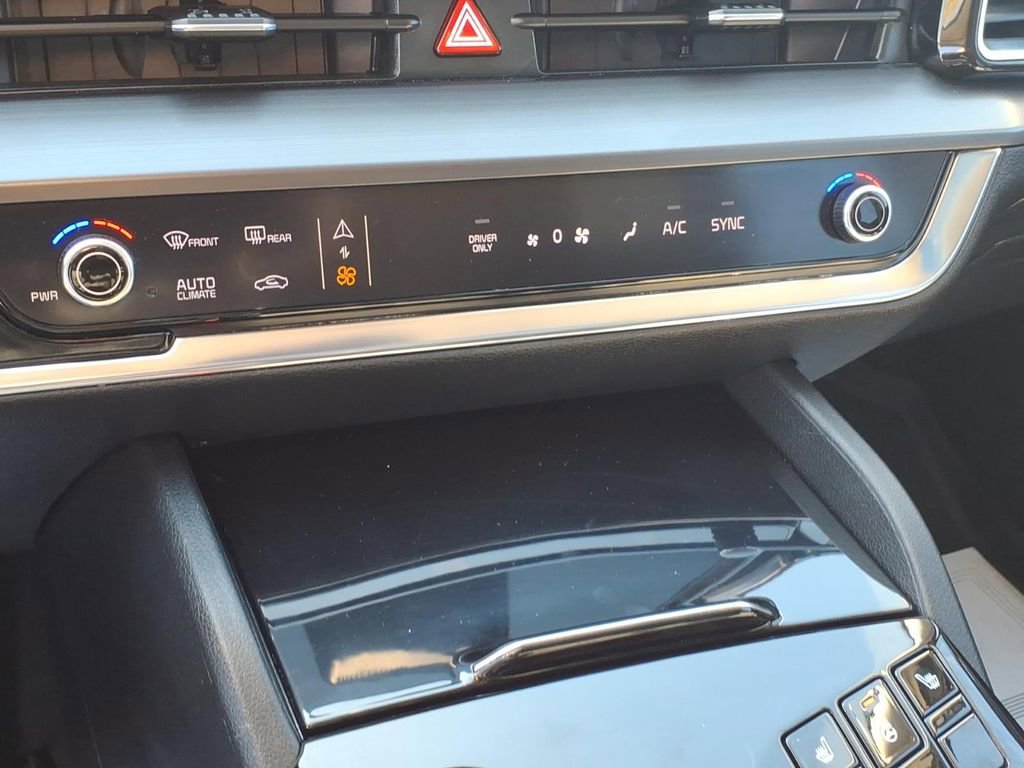 Used 2023 Kia Sportage EX w/ EX Premium Package image 21