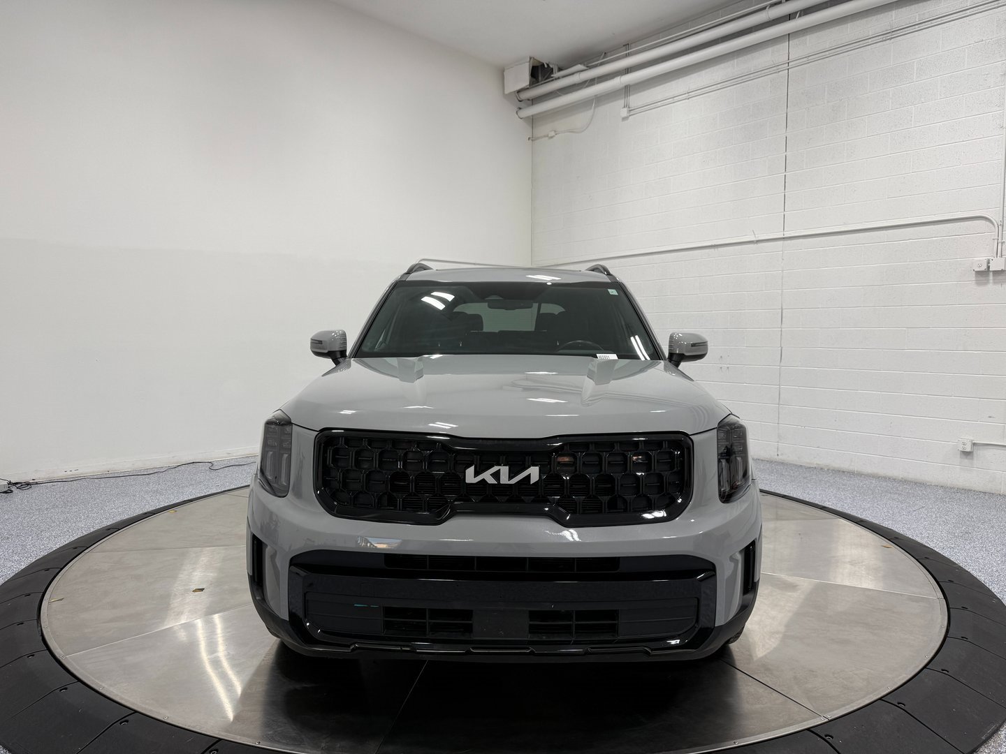 Used 2024 Kia Telluride EX X-Line image 2