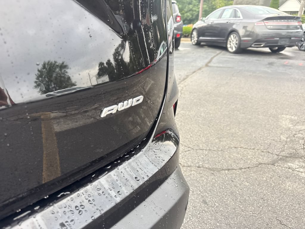 Used 2024 Ford Edge Titanium w/ Equipment Group 301A AWD/4WD image 12