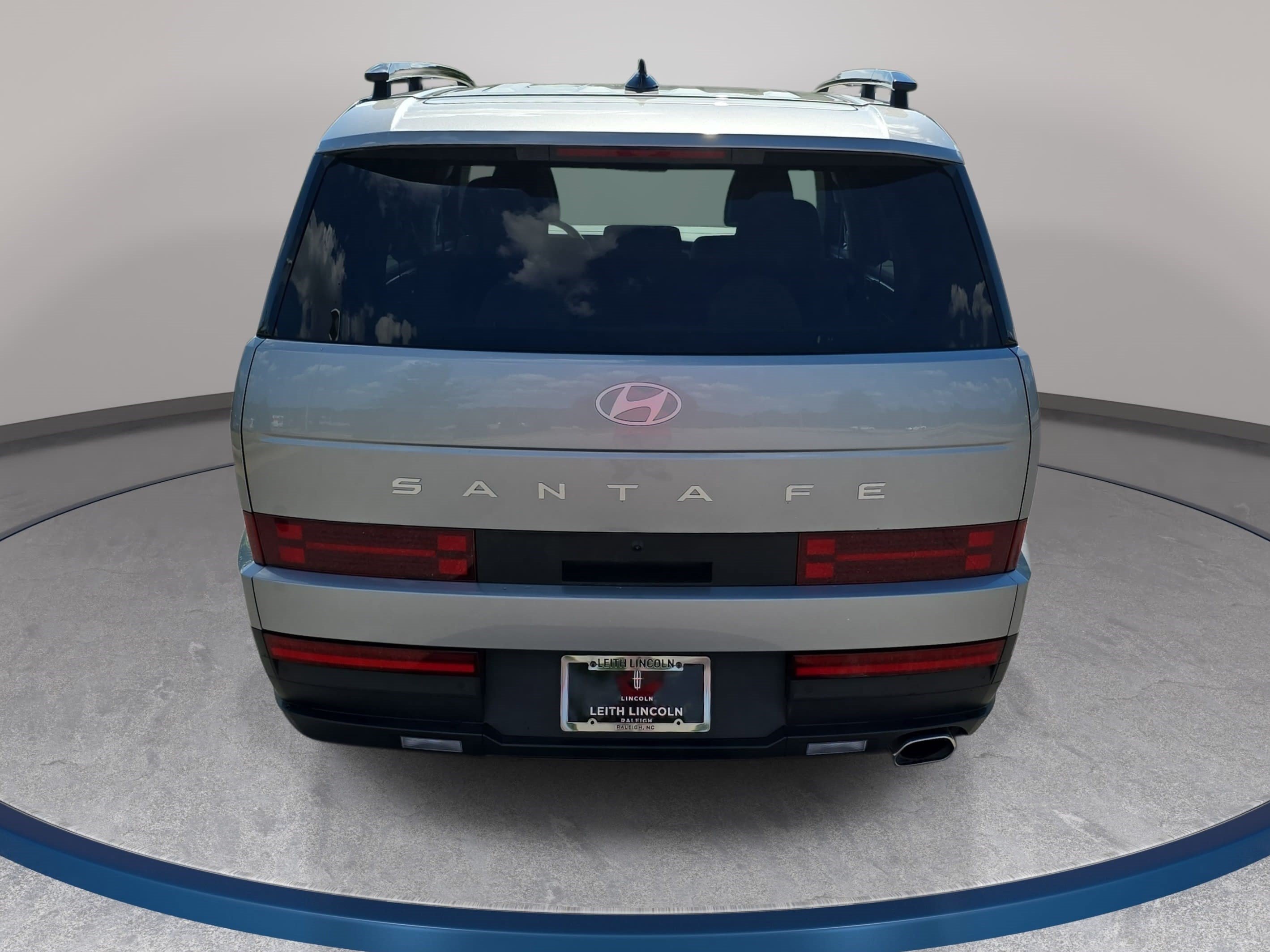 Used 2024 Hyundai Santa Fe SEL FWD image 6