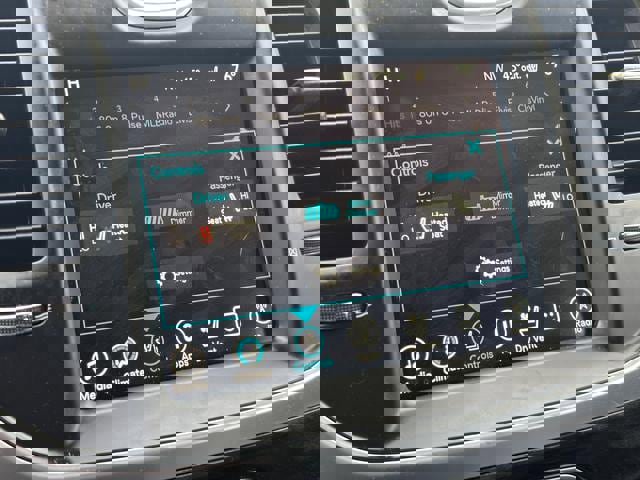 Used 2017 Chrysler 300 Touring w/ Value Package image 24