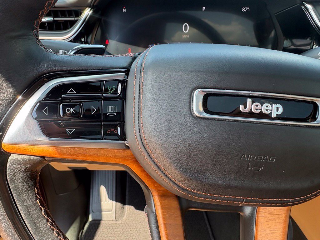 Used 2024 Jeep Grand Cherokee L Summit AWD/4WD image 19