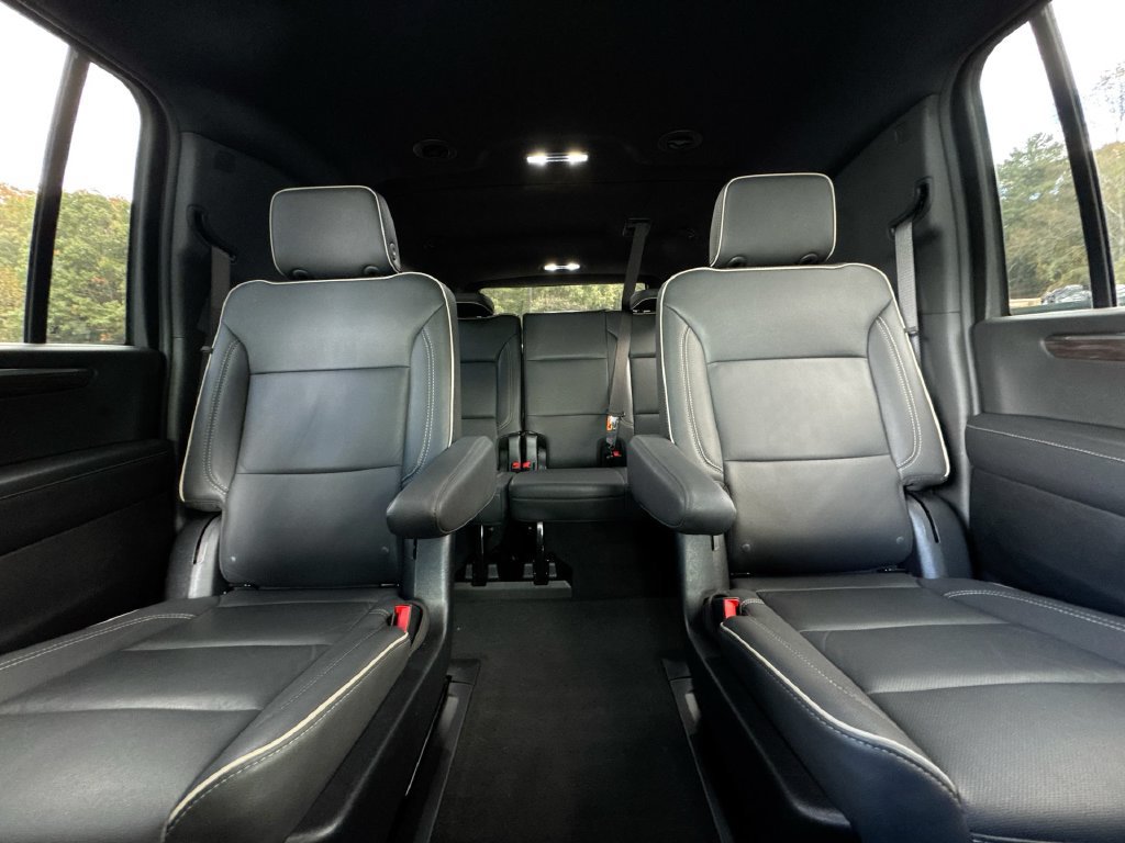 Used 2025 Chevrolet Suburban Premier RWD image 34