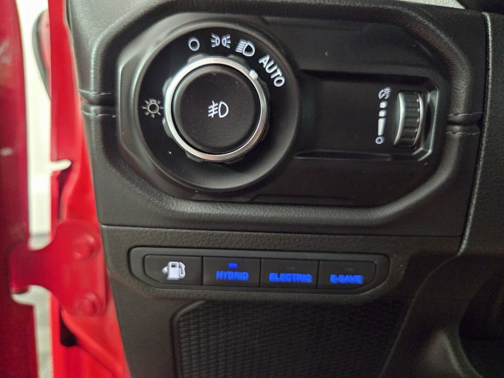 Certified 2025 Jeep Wrangler Sahara w/ Safety Group image 20