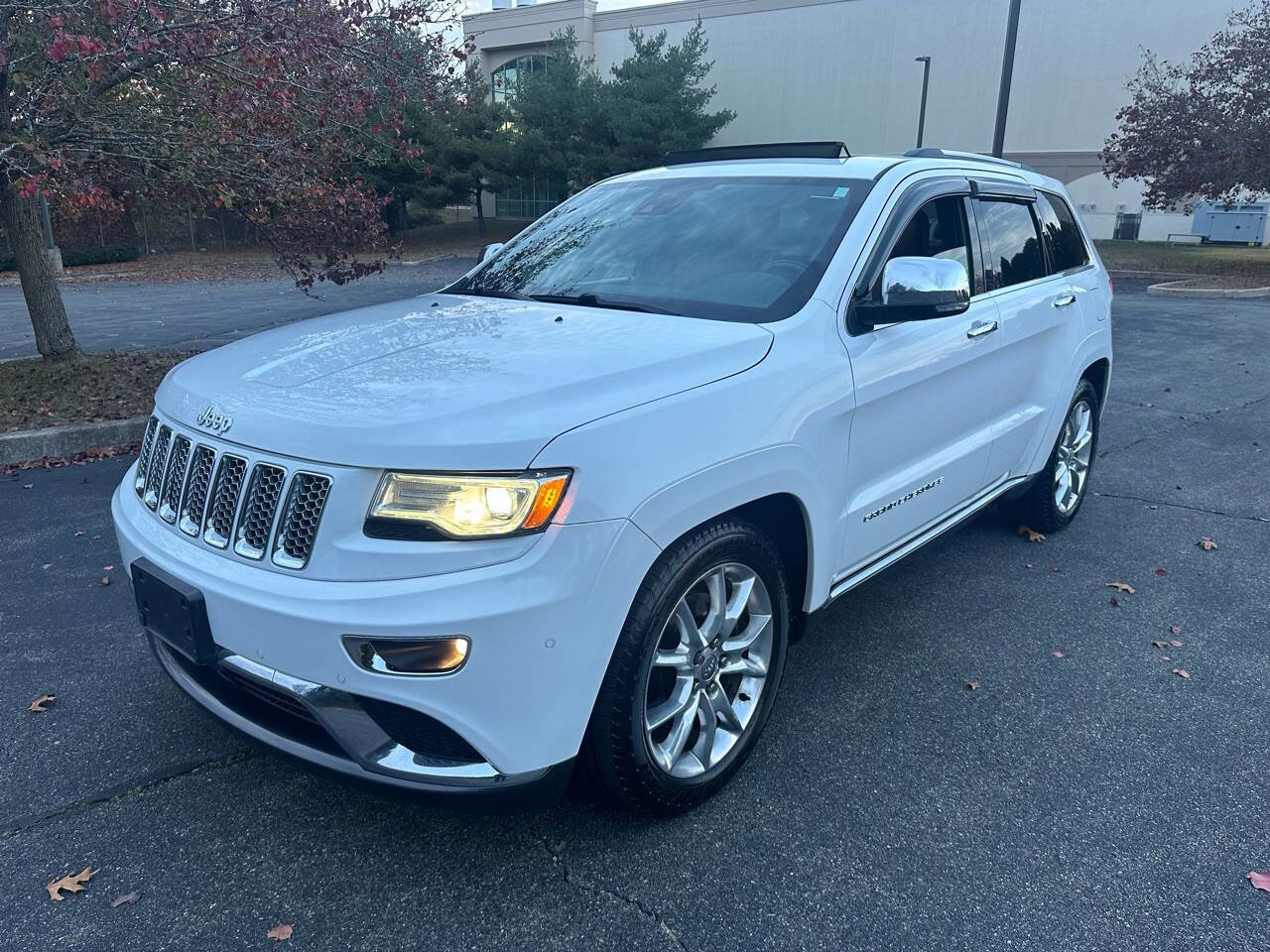 Used 2016 Jeep Grand Cherokee Summit image 3