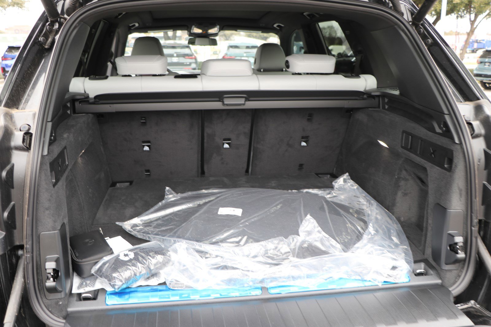 Certified 2025 BMW X5 xDrive50e w/ Parking Assistance Package image 37