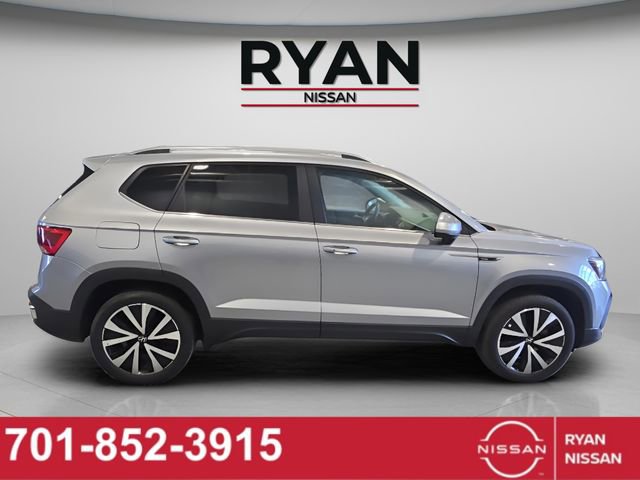 Used 2024 Volkswagen Taos SE image 18