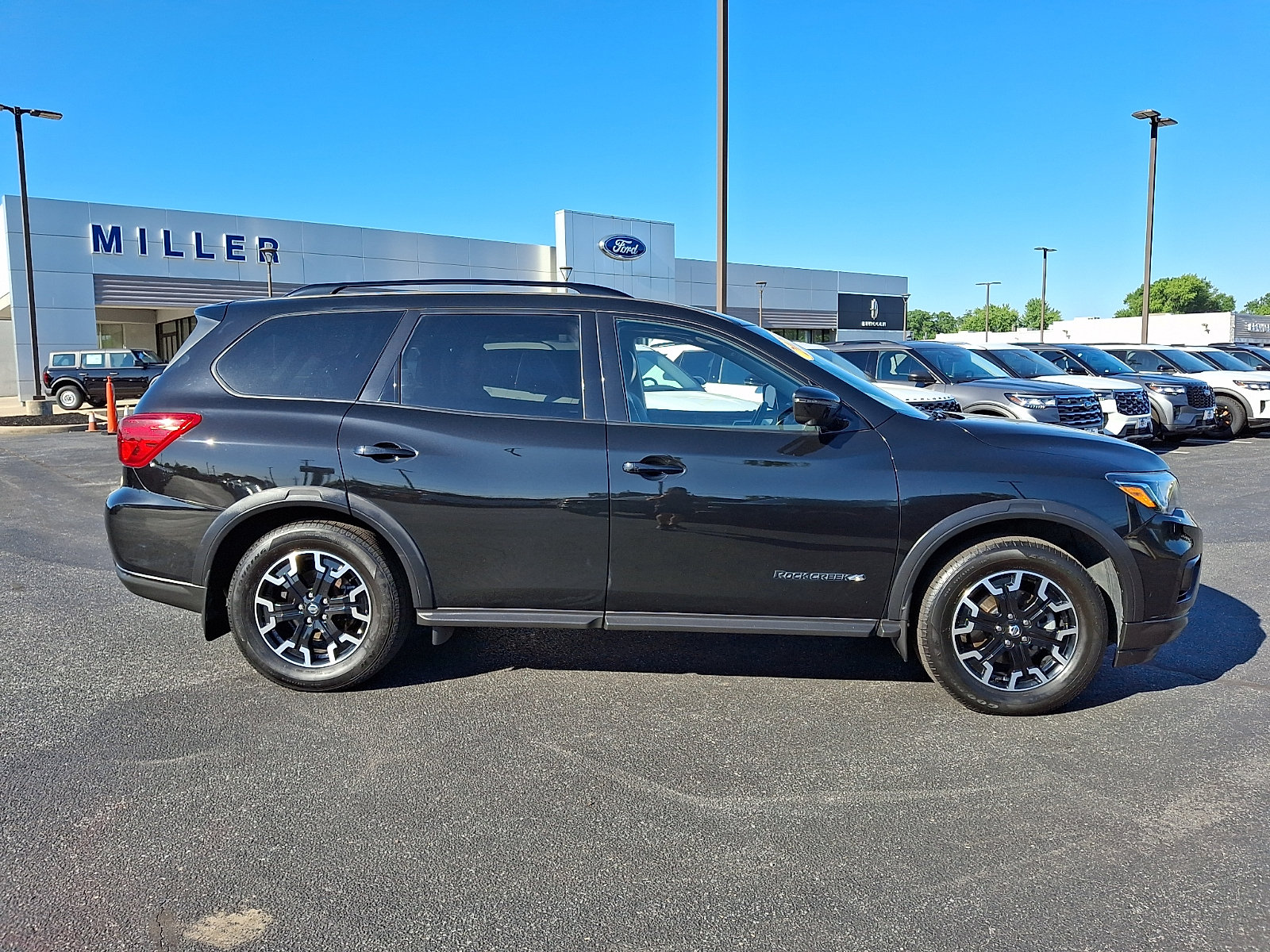 Used 2020 Nissan Pathfinder SL AWD/4WD image 7