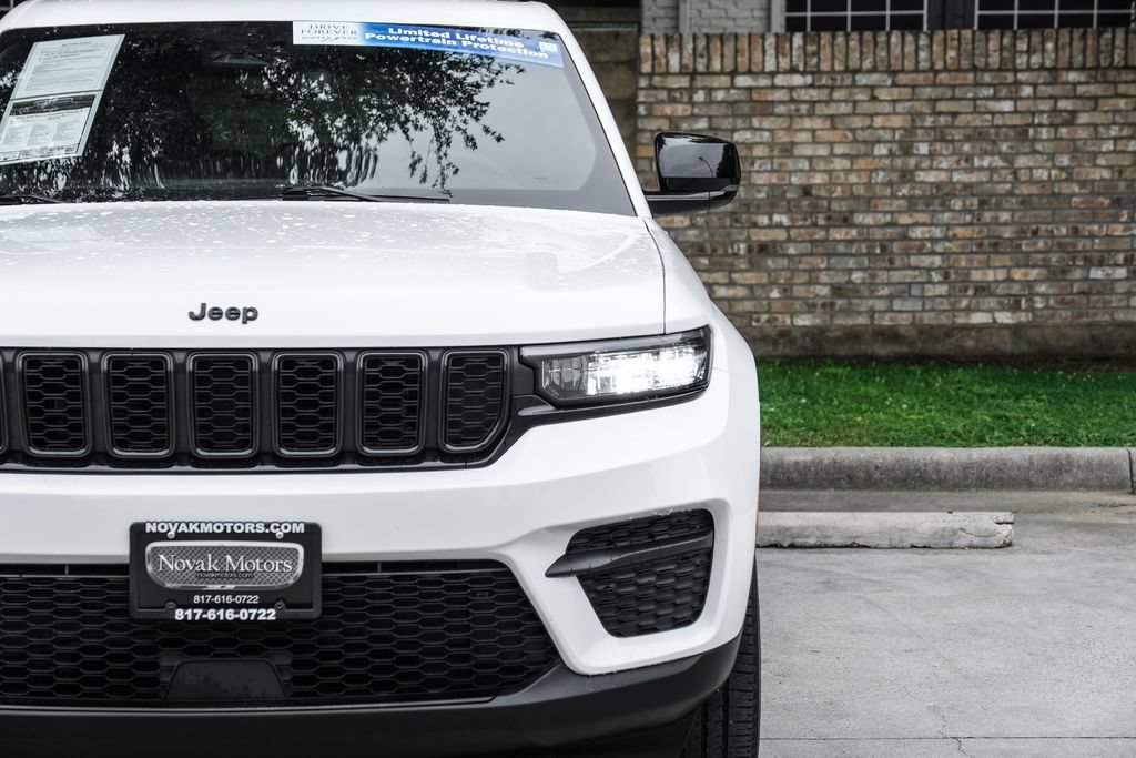 Used 2023 Jeep Grand Cherokee Altitude AWD/4WD image 57