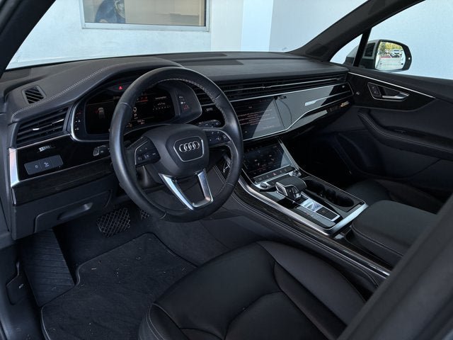 Used 2025 Audi Q7 3.0T Premium Plus AWD/4WD image 12