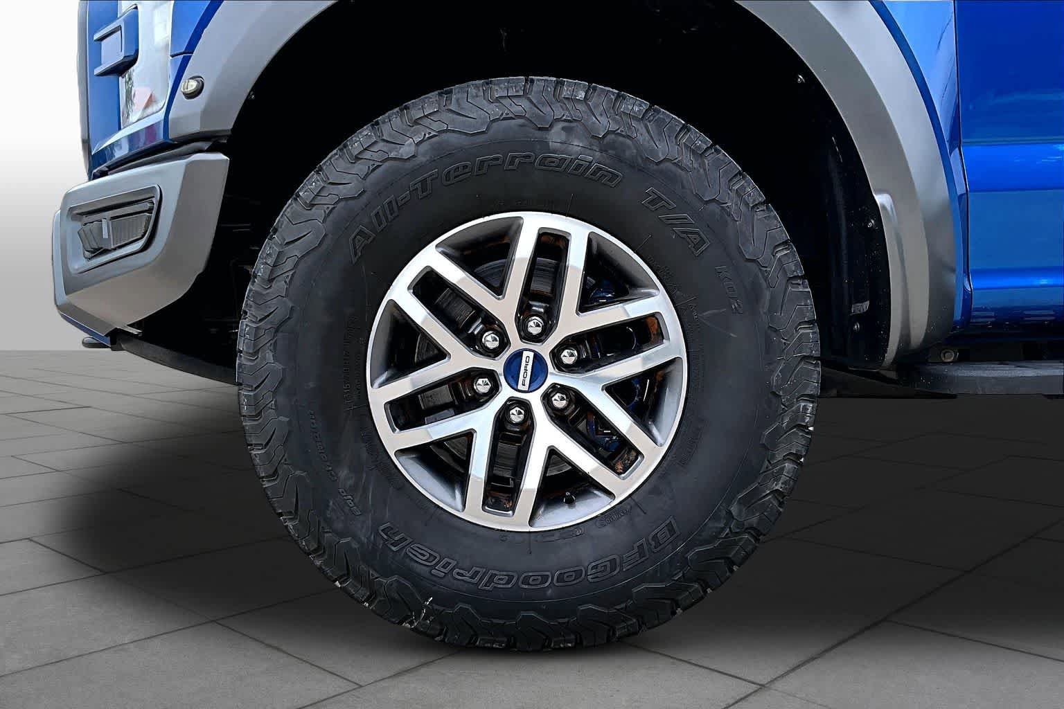 Used 2017 Ford F150 Raptor w/ Equipment Group 802A Luxury AWD/4WD image 12