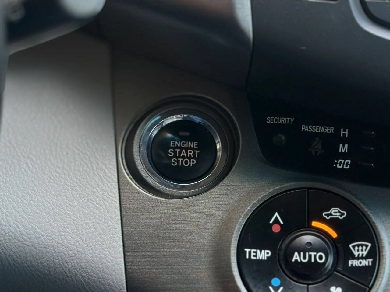 Used 2011 Toyota RAV4 Limited w/ Limited Extra Value Pkg AWD/4WD image 11