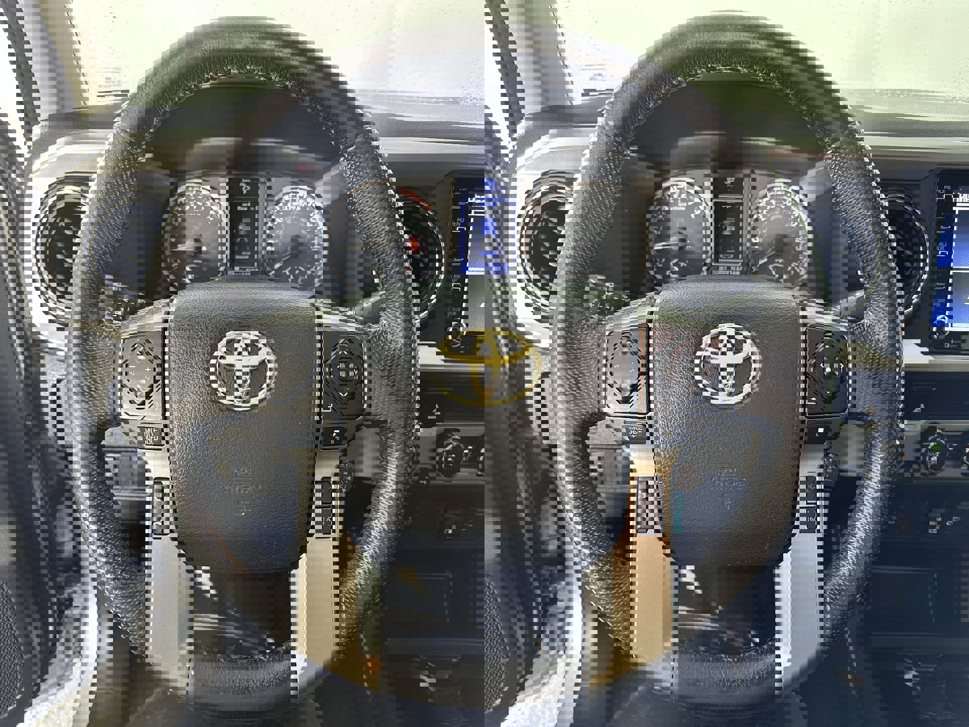 Used 2020 Toyota Tacoma SR5 image 18