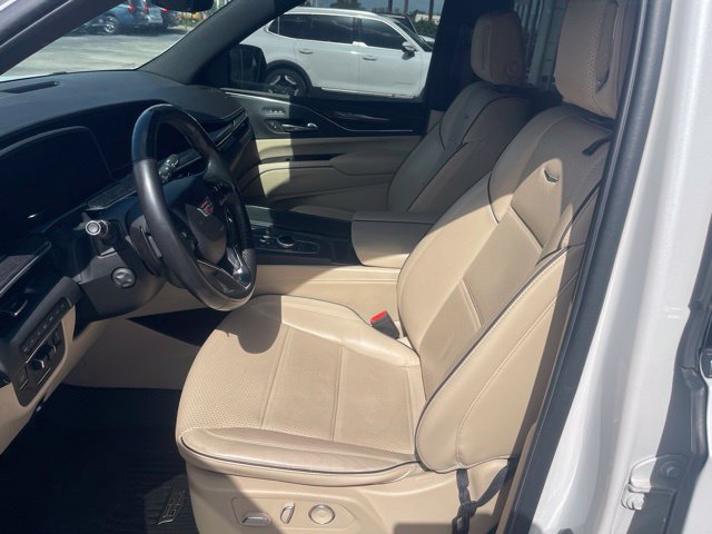 Used 2022 Cadillac Escalade Premium Luxury w/ Performance Package AWD/4WD image 6