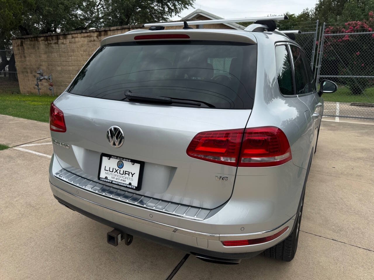 Used 2016 Volkswagen Touareg Sport AWD/4WD image 12