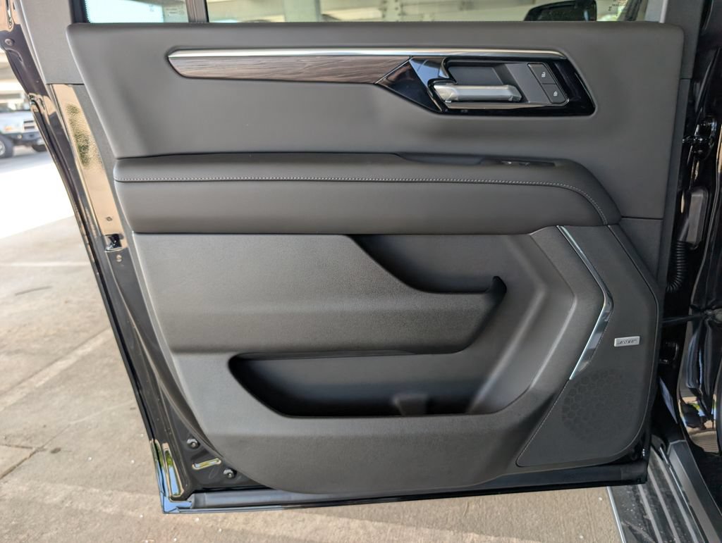 New 2026 Chevrolet Suburban LT w/ Comfort Package RWD image 9